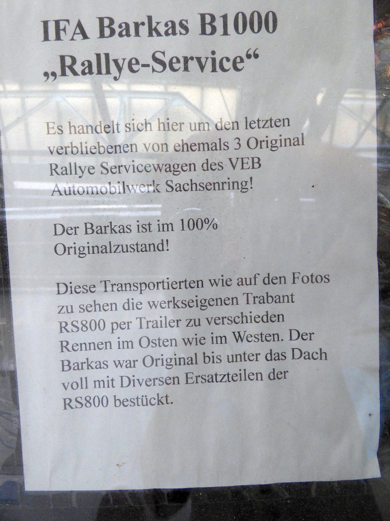Ein paar Informationen zum Fahrzeug auf einem Ausdruck.