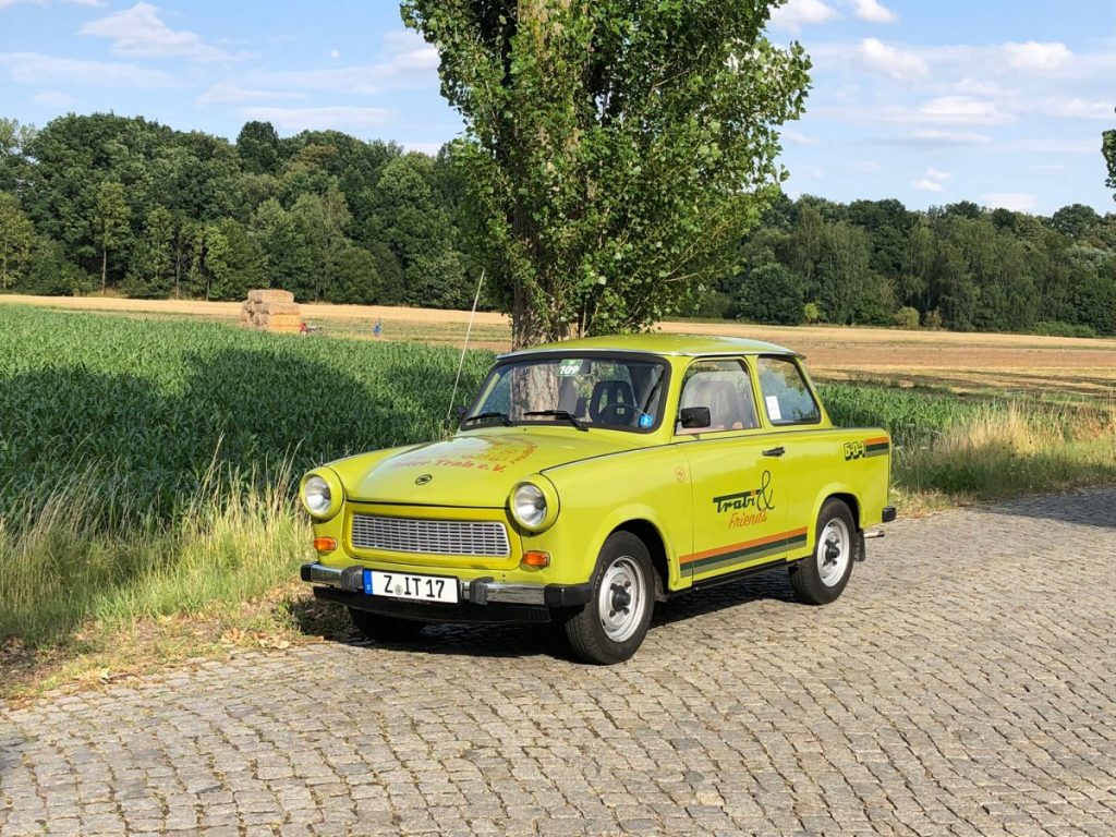 601 Limousine auf dem Pappelweg nach der Folierung im neuen Design.